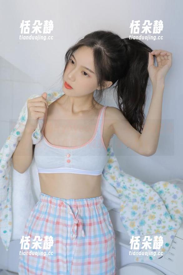 不容错过的Hyoyeon (김효연)少女图包分享，给你带来视觉享受！.txt